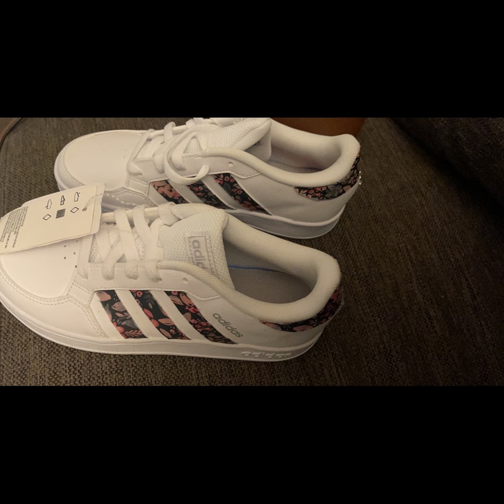Custom Adidas - Picture 5 of 6